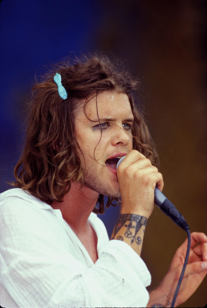 Shannon Hoon of Blind Melon Shannon Hoon of Blind Melon, Charles Pettigrew of Charles and Eddie, Pauly Fuemana of OMC, Scatman John, DJ E-Z Rock of Rob Base and DJ E-Z Rock, The Singing Nun, Andy Fraser of Free, B.W. Stevenson, Ray Smith, Jennifer Paige, Blu Cantrell, Tiny Tim, Tommy Page, Del Shannon