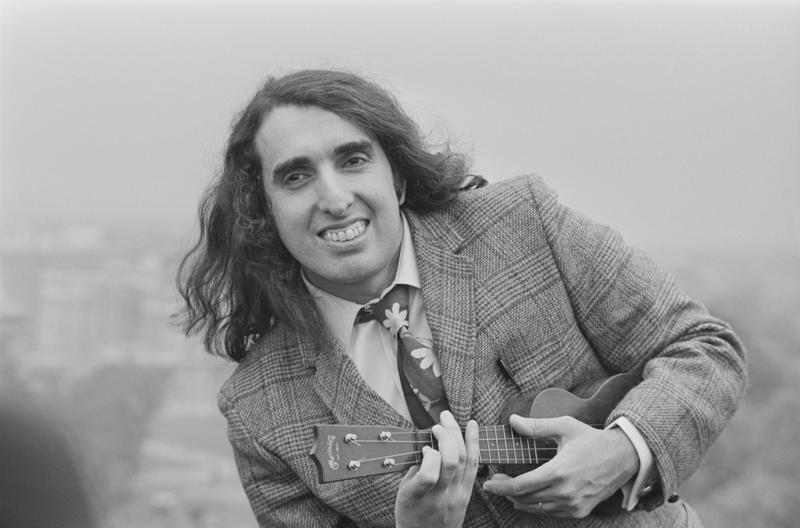 Tiny Tim Shannon Hoon of Blind Melon, Charles Pettigrew of Charles and Eddie, Pauly Fuemana of OMC, Scatman John, DJ E-Z Rock of Rob Base and DJ E-Z Rock, The Singing Nun, Andy Fraser of Free, B.W. Stevenson, Ray Smith, Jennifer Paige, Blu Cantrell, Tiny Tim, Tommy Page, Del Shannon