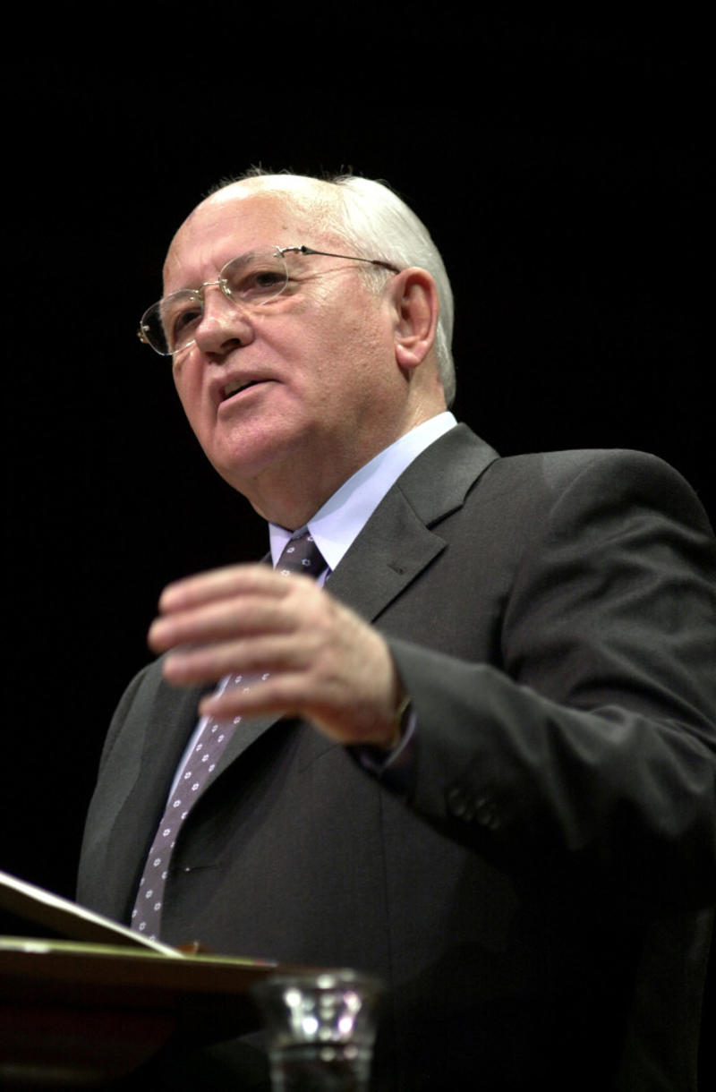 Mikhail Gorbachev speaks at Harvard Where is Harvard located?, John Harvard (1607–1638), Harvard College, Harvard Yard, Cambridge and the Continental Army, Harvard alumni and the Declaration of Independence, Murder at Harvard, Richard Theodore Greener (1844–1922), Theodore William Richards (1868–1928), Walter Gropius (1883–1969), Harvard in the 1970s, Mikhail Gorbachev speaks at Harvard, Harvard Radcliffe Institute, Massachusetts Hall, Widener Library, Dunster House, Harvard's first Black president, Responses to antisemitism, Accusations of antisemitism