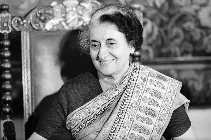 Ketanji Brown Jackson (1970–), Madeleine Albright (1937-2022), Anne Frank (1929–1945), Anita Garibaldi (1821–1849), Benazir Bhutto (1953–2007), Gertrude Ederle (1905–2003), Hedy Lamarr (1914–2000), Joan of Arc (1412–1431), Margaret Thatcher (1925–2013), Marie Curie (1867–1934), Mata Hari (1876–1917), Isabel, Princess Imperial of Brazil (1846–1921), Boadicea (?–c. 60 or 61 CE), Florence Nightingale (1820–1910), Josephine Baker (1906–1975), Clara Barton (1821–1912), Marilyn Monroe (1926–1962), Rosa Parks (1913–2005), Mary Shelley (1797–1851), Emmeline Pankhurst (1858–1928), Bessie Coleman (1892–1926), Eleanor Roosevelt (1884–1962), Ella Fitzgerald (1917–1996), Indira Ghandi (1917–1984), Audrey Hepburn (1929–1993), Coretta Scott King (1927–2006), Helen Keller (1880–1968), Virginia Woolf (1882–1941), Anna Freud (1895–1982), Hattie McDaniel (1895–1952), Catherine the Great (1729–1796), Jane Addams (1860–1935), Shirley Temple (1928–2014), Dorothea Lange (1895–1965), Jane Austen (1775–1817), Queen Victoria (1819–1901), Billie Holiday (1915–1959), Emily Dickinson (1830–1886), Coco Chanel (1883–1971), Babe Didrikson Zaharias (1911–1956), Betty Friedan (1921–2006), Wangari Maathai (1940–2011), Elizabeth I (1533–1603), Wilma Rudolph (1940–1994), Katharine Hepburn (1907–2003), Estée Lauder (1908–2004), Harriet Beecher Stowe (1811–1896), Madam C. J. Walker (1867–1919), Aretha Franklin (1942–2018)