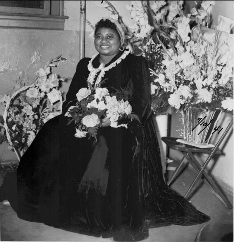 Ketanji Brown Jackson (1970–), Madeleine Albright (1937-2022), Anne Frank (1929–1945), Anita Garibaldi (1821–1849), Benazir Bhutto (1953–2007), Gertrude Ederle (1905–2003), Hedy Lamarr (1914–2000), Joan of Arc (1412–1431), Margaret Thatcher (1925–2013), Marie Curie (1867–1934), Mata Hari (1876–1917), Isabel, Princess Imperial of Brazil (1846–1921), Boadicea (?–c. 60 or 61 CE), Florence Nightingale (1820–1910), Josephine Baker (1906–1975), Clara Barton (1821–1912), Marilyn Monroe (1926–1962), Rosa Parks (1913–2005), Mary Shelley (1797–1851), Emmeline Pankhurst (1858–1928), Bessie Coleman (1892–1926), Eleanor Roosevelt (1884–1962), Ella Fitzgerald (1917–1996), Indira Ghandi (1917–1984), Audrey Hepburn (1929–1993), Coretta Scott King (1927–2006), Helen Keller (1880–1968), Virginia Woolf (1882–1941), Anna Freud (1895–1982), Hattie McDaniel (1895–1952), Catherine the Great (1729–1796), Jane Addams (1860–1935), Shirley Temple (1928–2014), Dorothea Lange (1895–1965), Jane Austen (1775–1817), Queen Victoria (1819–1901), Billie Holiday (1915–1959), Emily Dickinson (1830–1886), Coco Chanel (1883–1971), Babe Didrikson Zaharias (1911–1956), Betty Friedan (1921–2006), Wangari Maathai (1940–2011), Elizabeth I (1533–1603), Wilma Rudolph (1940–1994), Katharine Hepburn (1907–2003), Estée Lauder (1908–2004), Harriet Beecher Stowe (1811–1896), Madam C. J. Walker (1867–1919), Aretha Franklin (1942–2018)