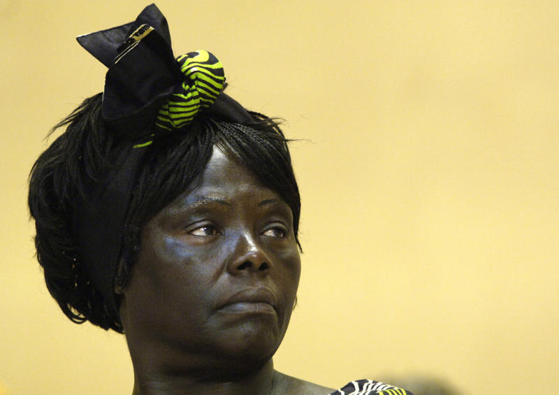 Ketanji Brown Jackson (1970–), Madeleine Albright (1937-2022), Anne Frank (1929–1945), Anita Garibaldi (1821–1849), Benazir Bhutto (1953–2007), Gertrude Ederle (1905–2003), Hedy Lamarr (1914–2000), Joan of Arc (1412–1431), Margaret Thatcher (1925–2013), Marie Curie (1867–1934), Mata Hari (1876–1917), Isabel, Princess Imperial of Brazil (1846–1921), Boadicea (?–c. 60 or 61 CE), Florence Nightingale (1820–1910), Josephine Baker (1906–1975), Clara Barton (1821–1912), Marilyn Monroe (1926–1962), Rosa Parks (1913–2005), Mary Shelley (1797–1851), Emmeline Pankhurst (1858–1928), Bessie Coleman (1892–1926), Eleanor Roosevelt (1884–1962), Ella Fitzgerald (1917–1996), Indira Ghandi (1917–1984), Audrey Hepburn (1929–1993), Coretta Scott King (1927–2006), Helen Keller (1880–1968), Virginia Woolf (1882–1941), Anna Freud (1895–1982), Hattie McDaniel (1895–1952), Catherine the Great (1729–1796), Jane Addams (1860–1935), Shirley Temple (1928–2014), Dorothea Lange (1895–1965), Jane Austen (1775–1817), Queen Victoria (1819–1901), Billie Holiday (1915–1959), Emily Dickinson (1830–1886), Coco Chanel (1883–1971), Babe Didrikson Zaharias (1911–1956), Betty Friedan (1921–2006), Wangari Maathai (1940–2011), Elizabeth I (1533–1603), Wilma Rudolph (1940–1994), Katharine Hepburn (1907–2003), Estée Lauder (1908–2004), Harriet Beecher Stowe (1811–1896), Madam C. J. Walker (1867–1919), Aretha Franklin (1942–2018)