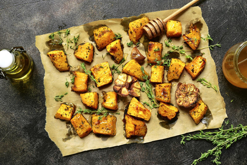 17. Australia – Veggie suggestion: roasted pumpkin 20. Finland – Veggie suggestion: kesäkeitto,, 18. Canada – Veggie suggestion: beluga lentil burger, 17. Australia – Veggie suggestion: roasted pumpkin, 16. Indonesia – Veggie suggestion: jackfruit tacos, 14. Sri Lanka – Veggie suggestion: idlis, 12. Liberia – Veggie suggestion: jollof rice, 11. India – Veggie suggestion: palak paneer, 10. Botswana – Veggie suggestion: chakalaka, 9. United Kingdom – Veggie suggestion: halloumi cheese, 8. Solomon Islands – Veggie suggestion: cassava, 6. Singapore – Veggie suggestion: Nyonya-style spring rolls, 4. São Tomé and Príncipe – Veggie suggestion: canjica, 2. Thailand – Veggie suggestion: stir-fried tofu