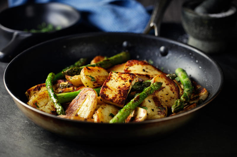 9. United Kingdom – Veggie suggestion: halloumi cheese 20. Finland – Veggie suggestion: kesäkeitto,, 18. Canada – Veggie suggestion: beluga lentil burger, 17. Australia – Veggie suggestion: roasted pumpkin, 16. Indonesia – Veggie suggestion: jackfruit tacos, 14. Sri Lanka – Veggie suggestion: idlis, 12. Liberia – Veggie suggestion: jollof rice, 11. India – Veggie suggestion: palak paneer, 10. Botswana – Veggie suggestion: chakalaka, 9. United Kingdom – Veggie suggestion: halloumi cheese, 8. Solomon Islands – Veggie suggestion: cassava, 6. Singapore – Veggie suggestion: Nyonya-style spring rolls, 4. São Tomé and Príncipe – Veggie suggestion: canjica, 2. Thailand – Veggie suggestion: stir-fried tofu