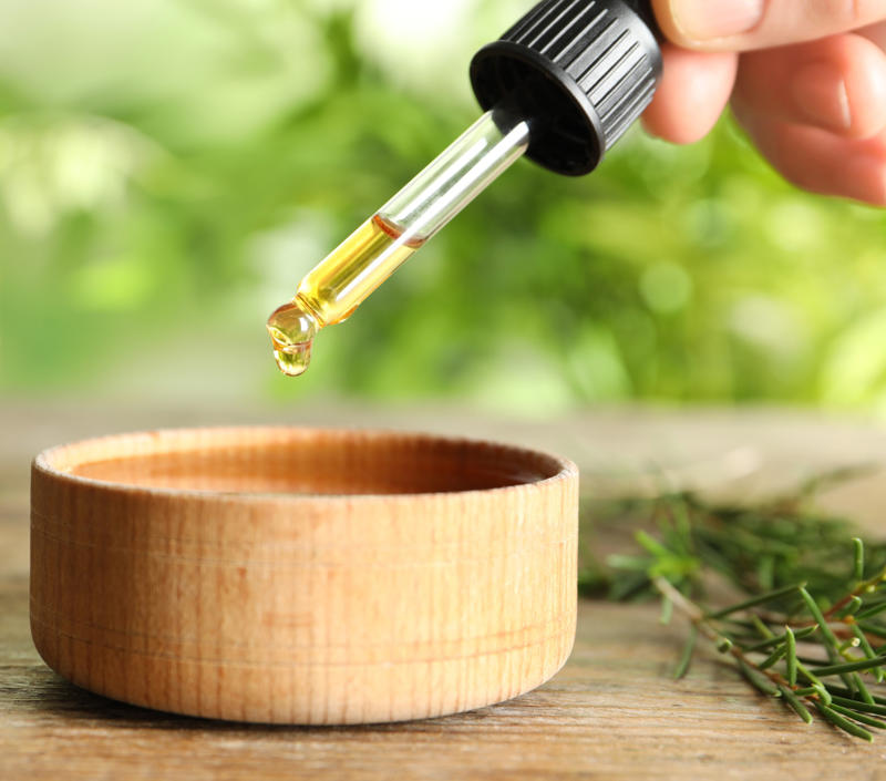 Use essential oil Take out the trash regularly, Use baking soda on your carpet, Open the windows, Get an air purifier, Keep towels as dry as possible, Use drain cleaner, Use an air freshener, Light scented candles, Use essential oil, Line your trash cans, Keep the dishwasher clean, Use tomato juice, Reduce unpleasant smells from the fireplace, Make more use of fabric softener, Turn on your air filter