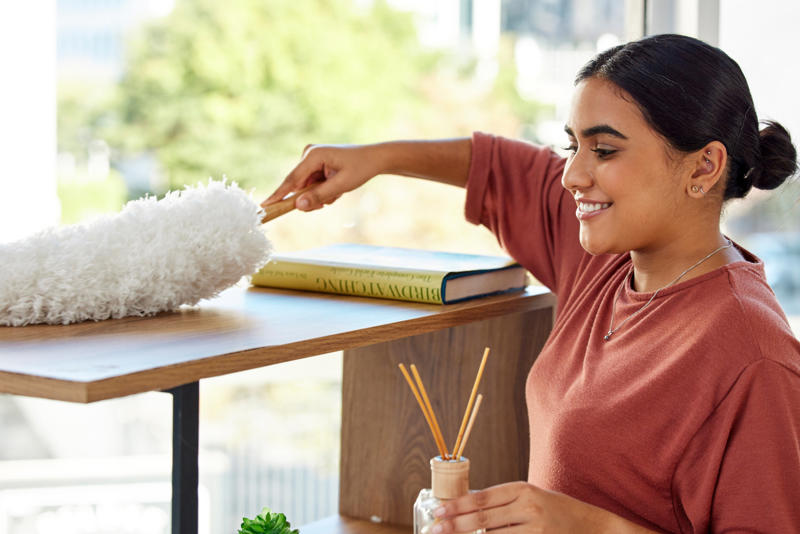 Check for mold, Vacuum the floors, Dust visible spots, Empty walls, The entryway, The scent, Clean your windows, Give your kitchen a quick clean, Do the laundry and change linens, Don't professionally clean your carpets, Skip cleaning out closets, Don't clean the laundry room, Don't pick up every last toy, Skip organizing the refrigerator