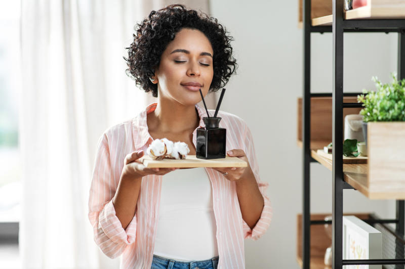 Check for mold, Vacuum the floors, Dust visible spots, Empty walls, The entryway, The scent, Clean your windows, Give your kitchen a quick clean, Do the laundry and change linens, Don't professionally clean your carpets, Skip cleaning out closets, Don't clean the laundry room, Don't pick up every last toy, Skip organizing the refrigerator