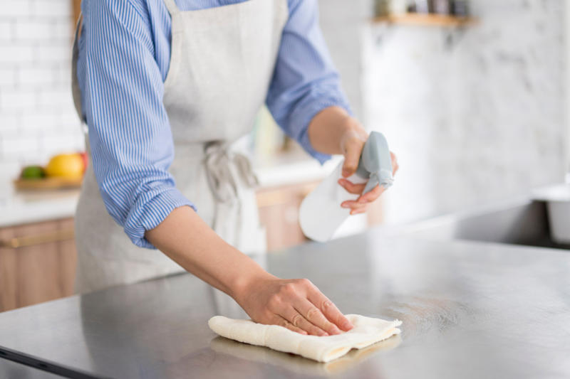 Check for mold, Vacuum the floors, Dust visible spots, Empty walls, The entryway, The scent, Clean your windows, Give your kitchen a quick clean, Do the laundry and change linens, Don't professionally clean your carpets, Skip cleaning out closets, Don't clean the laundry room, Don't pick up every last toy, Skip organizing the refrigerator