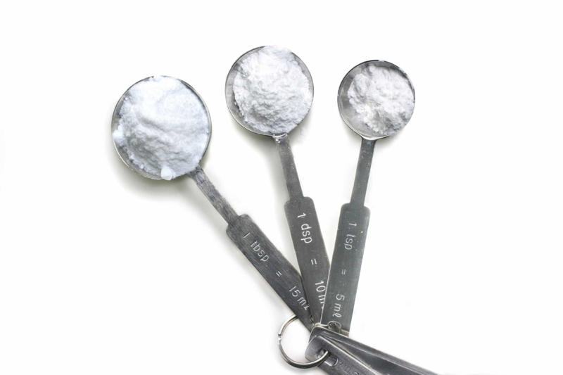 Use baking soda on your carpet Take out the trash regularly, Use baking soda on your carpet, Open the windows, Get an air purifier, Keep towels as dry as possible, Use drain cleaner, Use an air freshener, Light scented candles, Use essential oil, Line your trash cans, Keep the dishwasher clean, Use tomato juice, Reduce unpleasant smells from the fireplace, Make more use of fabric softener, Turn on your air filter