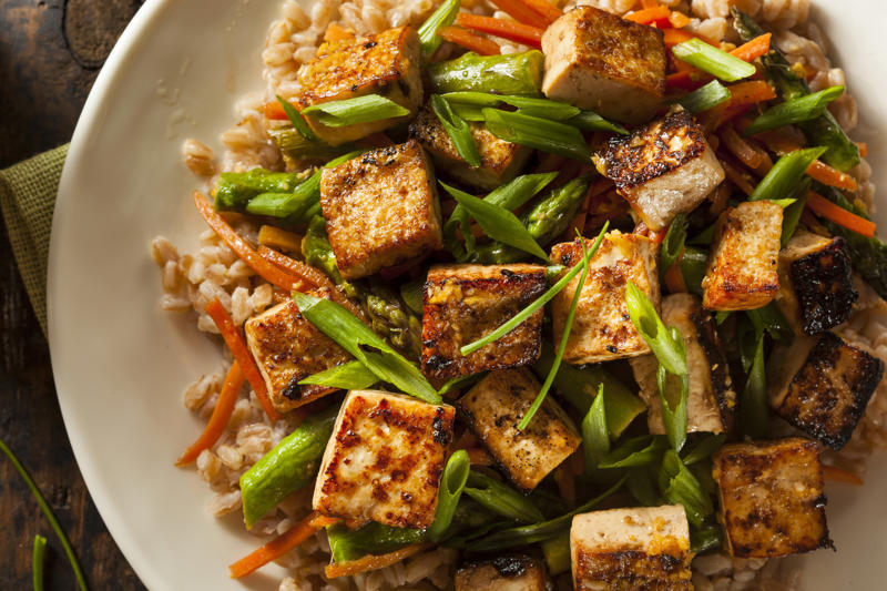 2. Thailand – Veggie suggestion: stir-fried tofu 20. Finland – Veggie suggestion: kesäkeitto,, 18. Canada – Veggie suggestion: beluga lentil burger, 17. Australia – Veggie suggestion: roasted pumpkin, 16. Indonesia – Veggie suggestion: jackfruit tacos, 14. Sri Lanka – Veggie suggestion: idlis, 12. Liberia – Veggie suggestion: jollof rice, 11. India – Veggie suggestion: palak paneer, 10. Botswana – Veggie suggestion: chakalaka, 9. United Kingdom – Veggie suggestion: halloumi cheese, 8. Solomon Islands – Veggie suggestion: cassava, 6. Singapore – Veggie suggestion: Nyonya-style spring rolls, 4. São Tomé and Príncipe – Veggie suggestion: canjica, 2. Thailand – Veggie suggestion: stir-fried tofu