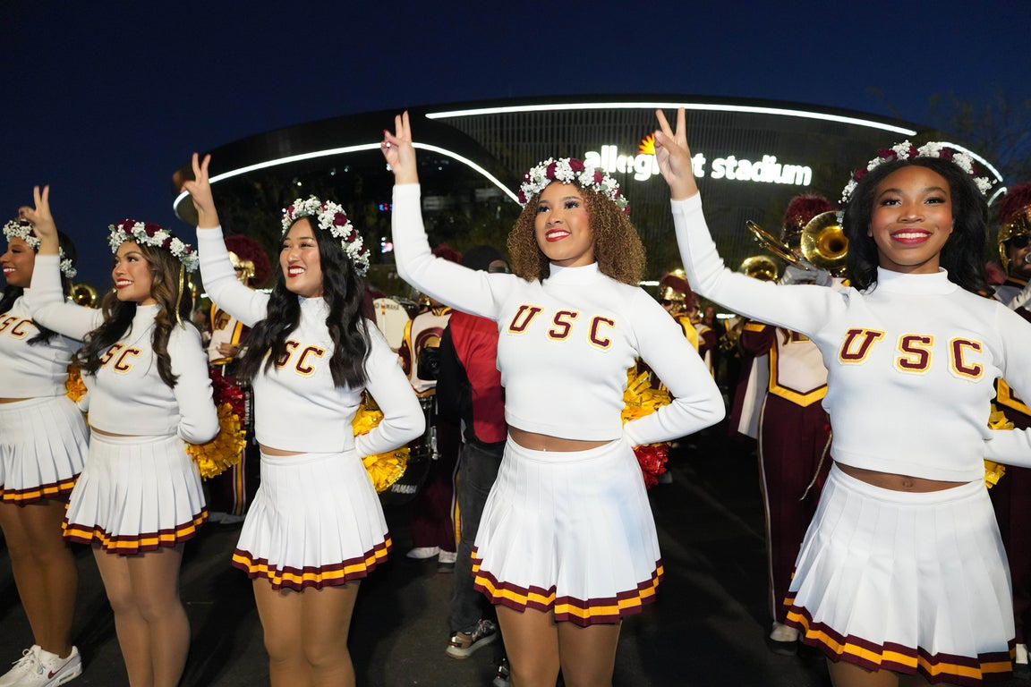 Fantastic cheerleader photos from the 2024 college football season