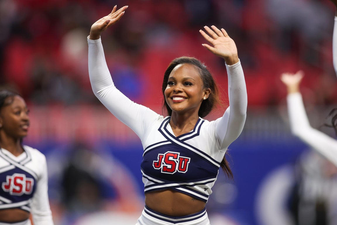 Fantastic cheerleader photos from the 2024 college football season