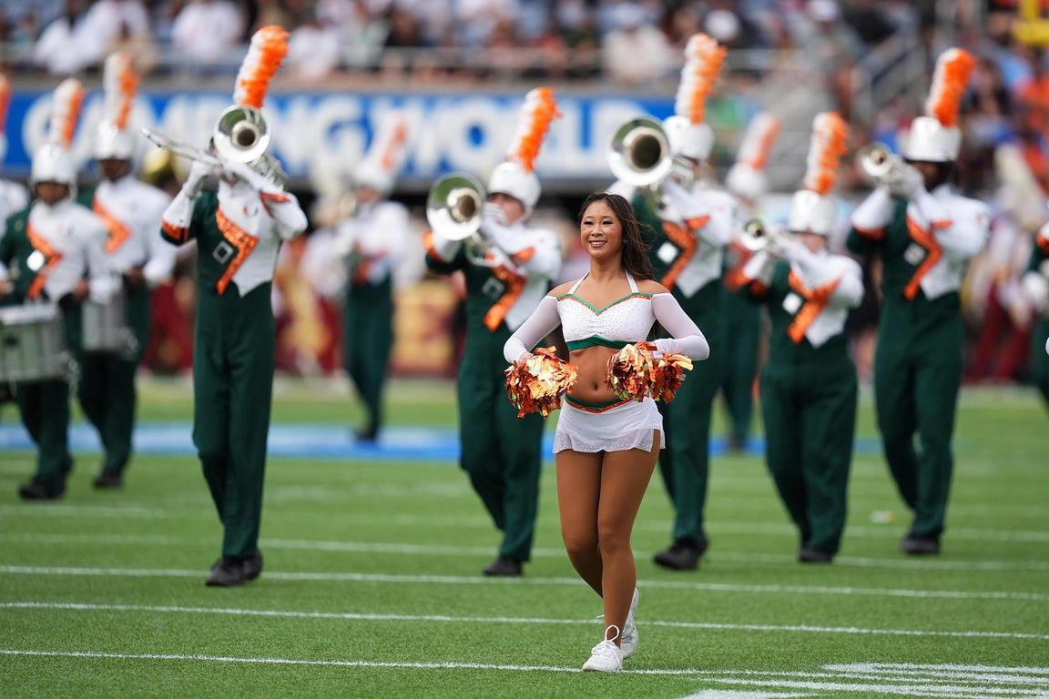 Fantastic cheerleader photos from the 2024 college football season