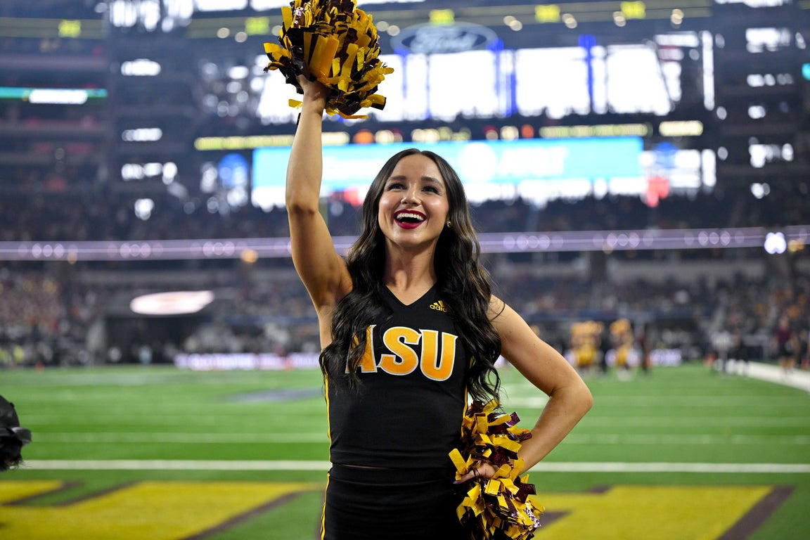 Fantastic cheerleader photos from the 2024 college football season
