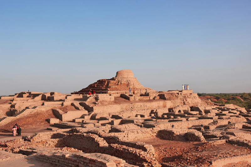 Mohenjo Daro, Pakistan Thebes, Egypt, Ephesus, Turkey, Hampi, India, Pompeii, Italy, Chichen Itza, Mexico, Herculaneum, Italy, Ollantaytambo, Peru, Abu Simbel, Egypt, Jerash, Jordan, Aksum, Ethiopia, Varanasi, India, Mohenjo Daro, Pakistan, Petra, Jordan, Leptis Magna, Libya
