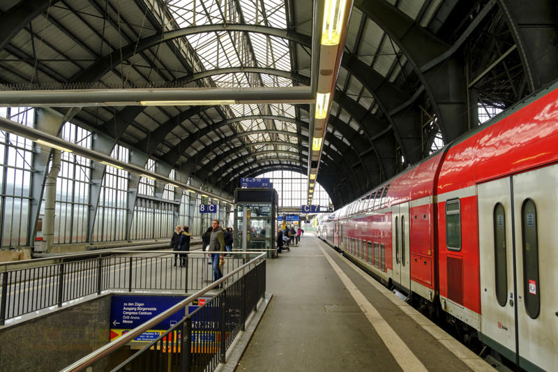2. Bremen Hauptbahnhof, Germany 13. Oslo Sentralstasjon, Norway, 11. Leipzig Hauptbahnhof, Germany, 9. Gare Saint-Lazare, Paris, France, 7. Wien Hauptbahnhof, Vienna, Austria, 5. Gare de Lyon, Paris, France, 3. Utrecht Centraal, Netherlands, 1. Zürich Hauptbahnhof, Switzerland, 14. Munich Ostbahnhof, Germany, 12. Nürnberg Hauptbahnhof, Germany, 10. Hamburg-Altona, Germany, 8. Wien Meidling, Vienna, Austria, 6. Roma Tiburtina, Rome, Italy, 4. Châtelet–Les Halles, Paris, France, 2. Bremen Hauptbahnhof, Germany