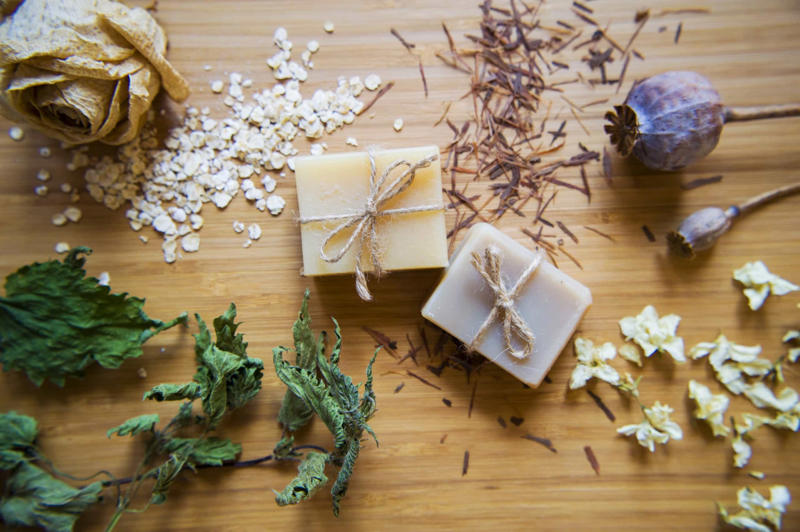 Fatty soap Fatty soap, Olive oil, Sage, peppermint, and witch hazel, Rose hip, Grapefruit, Sunscreen