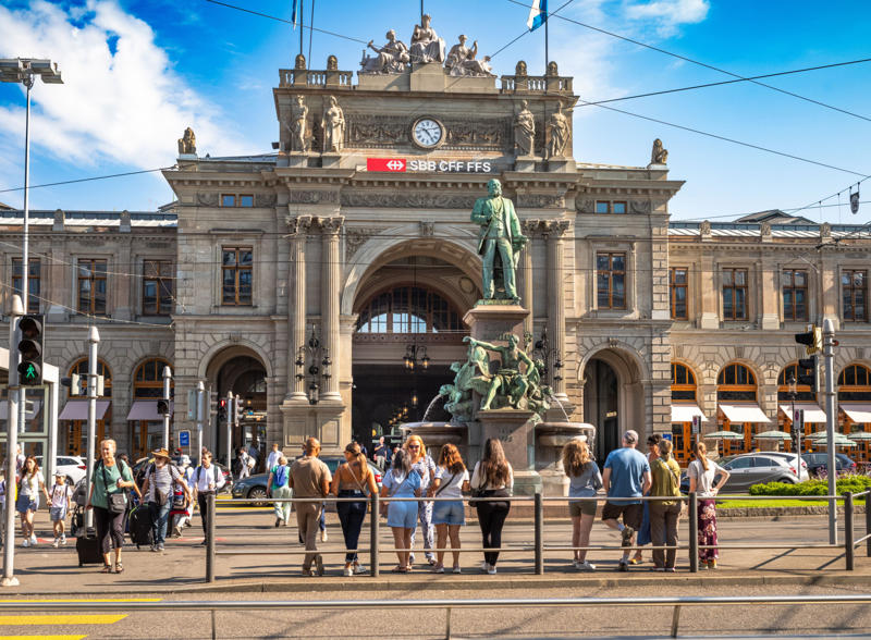 1. Zürich Hauptbahnhof, Switzerland 13. Oslo Sentralstasjon, Norway, 11. Leipzig Hauptbahnhof, Germany, 9. Gare Saint-Lazare, Paris, France, 7. Wien Hauptbahnhof, Vienna, Austria, 5. Gare de Lyon, Paris, France, 3. Utrecht Centraal, Netherlands, 1. Zürich Hauptbahnhof, Switzerland, 14. Munich Ostbahnhof, Germany, 12. Nürnberg Hauptbahnhof, Germany, 10. Hamburg-Altona, Germany, 8. Wien Meidling, Vienna, Austria, 6. Roma Tiburtina, Rome, Italy, 4. Châtelet–Les Halles, Paris, France, 2. Bremen Hauptbahnhof, Germany