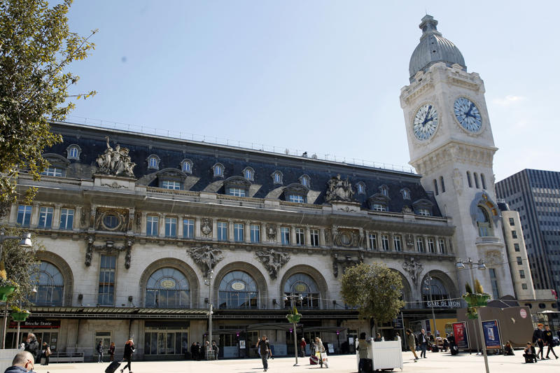 5. Gare de Lyon, Paris, France 13. Oslo Sentralstasjon, Norway, 11. Leipzig Hauptbahnhof, Germany, 9. Gare Saint-Lazare, Paris, France, 7. Wien Hauptbahnhof, Vienna, Austria, 5. Gare de Lyon, Paris, France, 3. Utrecht Centraal, Netherlands, 1. Zürich Hauptbahnhof, Switzerland, 14. Munich Ostbahnhof, Germany, 12. Nürnberg Hauptbahnhof, Germany, 10. Hamburg-Altona, Germany, 8. Wien Meidling, Vienna, Austria, 6. Roma Tiburtina, Rome, Italy, 4. Châtelet–Les Halles, Paris, France, 2. Bremen Hauptbahnhof, Germany