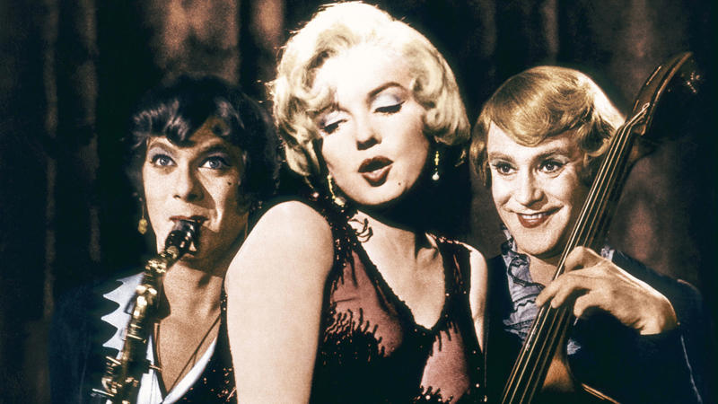 Some Like It Hot (1959) Hollywood history, Gone with the Wind (1939), Gone with the Wind, The Wizard of Oz (1939), Casablanca (1940), The Great Dictator (1940), Citizen Kane (1941), Some Like It Hot (1959), Psycho (1960), Bonnie & Clyde (1967), Love Story (1970), Dirty Harry (1971), The Godfather (1972), The Godfather Part II (1974), Jaws (1975), Taxi Driver (1976), Star Wars (1977), Apocalypse Now (1979), The Shining (1980), Blade Runner (1982), E.T. the Extra-Terrestrial (1982), The Karate Kid (1984), The Terminator (1984), Back to the Future (1985), Dirty Dancing (1986), The Princess Bride (1987), Back to the Future Part II (1989), When Harry Met Sally (1989), The Silence of the Lambs (1991), Terminator 2 (1991), Forrest Gump (1994), The Lion King (1994), Braveheart (1995), Casino (1995), Toy Story (1995), Apolo 13 (1995), GoldenEye (1995), Titanic (1997), American History X (1998), The Truman Show (1998), The Sixth Sense (1999), Matrix (1999), Memento (2000), Gladiator (2000), The Lord of the Rings: Fellowship of the Ring (2001), The Lord of the Rings: The Two Towers (2002), Batman Begins (2005)