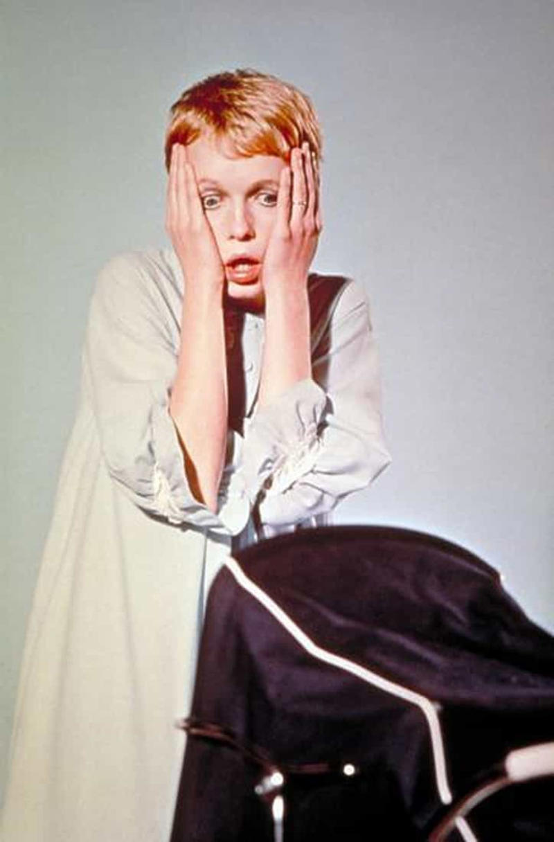 Mia Farrow Shelley Duvall, Jamie Lee Curtis, Sarah Michelle Gellar, Mia Farrow, Vera Farmiga, Marilyn Burns, Naomi Watts, Samara Weaving, Heather Langenkamp, Carmen Ejogo, Lin Shaye, Barbara Steele, Anna Paquin