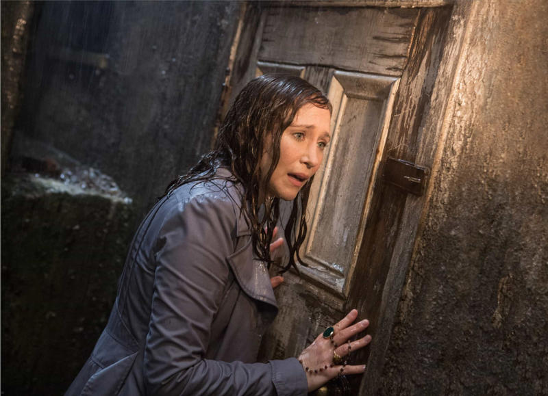 Vera Farmiga Shelley Duvall, Jamie Lee Curtis, Sarah Michelle Gellar, Mia Farrow, Vera Farmiga, Marilyn Burns, Naomi Watts, Samara Weaving, Heather Langenkamp, Carmen Ejogo, Lin Shaye, Barbara Steele, Anna Paquin