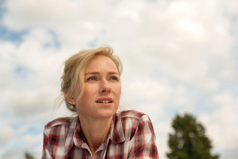 Naomi Watts Shelley Duvall, Jamie Lee Curtis, Sarah Michelle Gellar, Mia Farrow, Vera Farmiga, Marilyn Burns, Naomi Watts, Samara Weaving, Heather Langenkamp, Carmen Ejogo, Lin Shaye, Barbara Steele, Anna Paquin