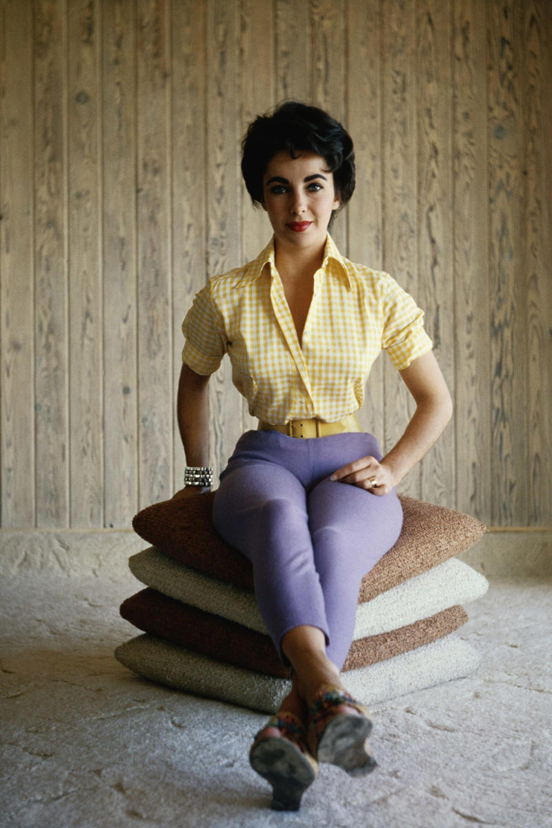 Forever icons, Audrey Hepburn, James Dean, Grace Kelly, Jane Birkin, Sean Connery, Brigitte Bardot, Claudia Cardinale, Ava Gardner, Humphrey Bogart, Elizabeth Taylor, Katharine Hepburn, Paul Newman, Anna Karina, Catherine Deneuve, Sofia Loren, Marcelo Mastroianni, Marilyn Monroe, Jean-Paul Belmondo, Alain Delon