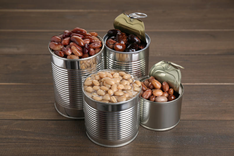 What to avoid, Things to consider, Fried food, Salty or processed food, Red meat, Broccoli, Tap water, Dried fruit, What to eat and drink, Lean protein, Unsalted nuts