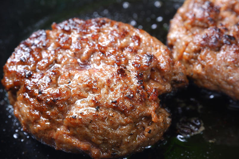 What to avoid, Things to consider, Fried food, Salty or processed food, Red meat, Broccoli, Tap water, Dried fruit, What to eat and drink, Lean protein, Unsalted nuts
