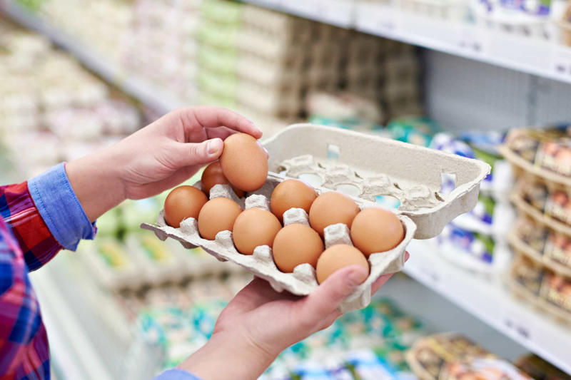 They’re accessible, Nutrient dense, Low in calories and carbs, High-quality protein, High cholesterol content, The cholesterol question, We produce enough cholesterol on our own, Cholesterol and heart disease, Eggs are low in saturated fat, Eggs contain antioxidants, The reason for inconclusive studies, They contain lutein, Not all eggs are created equal, The vegetarian question, The cruelty dilemma, Severely decreased hen health
