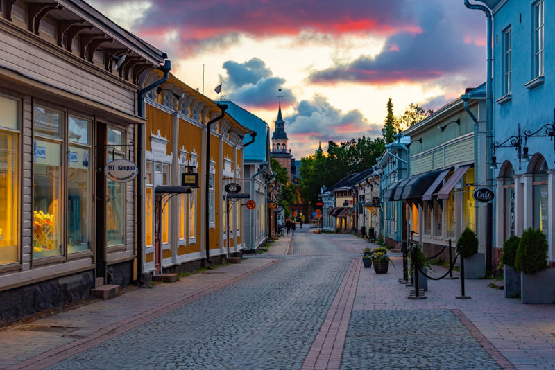 30. Hungary, 28. Canada, 26. Portugal, 24. Croatia, 22. Lithuania, 20. Iceland, 18. Slovakia, 16. Ireland, 14. Belgium, 12. The Netherlands, 10. Denmark, 8. Austria, 6. Sweden, 4. Finland, 2. Luxembourg