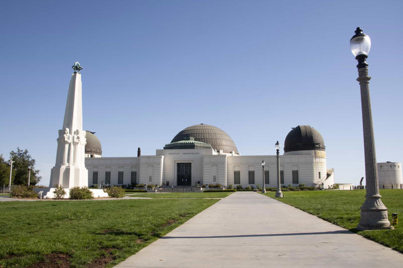 Griffith Observatory, USA La Silla Observatory, Chile, Kitt Peak National Observatory, USA, Mauna Kea Observatories, USA, Australian Astronomical Observatory, Australia, Roque de los Muchachos Observatory, Spain, South African Astronomical Observatory, South Africa, Arecibo Observatory, Puerto Rico, Indian Astronomical Observatory, India, Royal Observatory, Scotland, Griffith Observatory, USA, Karl G. Jansky Very Large Array, USA, Atacama Large Millimeter Array, Chile, South Pole Telescope, Antarctica, Very Large Telescope, Chile, Sydney Observatory, Australia, Yerkes Observatory, USA