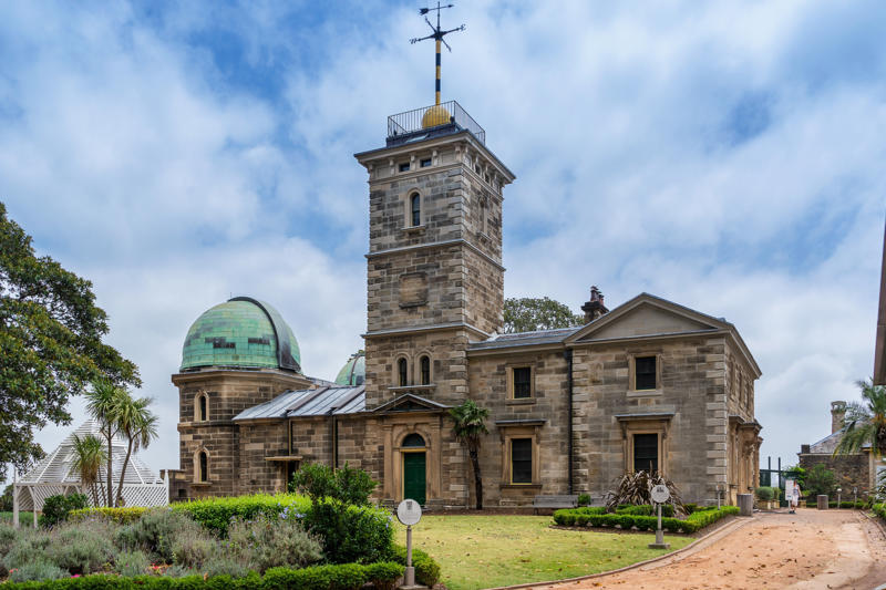Sydney Observatory, Australia La Silla Observatory, Chile, Kitt Peak National Observatory, USA, Mauna Kea Observatories, USA, Australian Astronomical Observatory, Australia, Roque de los Muchachos Observatory, Spain, South African Astronomical Observatory, South Africa, Arecibo Observatory, Puerto Rico, Indian Astronomical Observatory, India, Royal Observatory, Scotland, Griffith Observatory, USA, Karl G. Jansky Very Large Array, USA, Atacama Large Millimeter Array, Chile, South Pole Telescope, Antarctica, Very Large Telescope, Chile, Sydney Observatory, Australia, Yerkes Observatory, USA