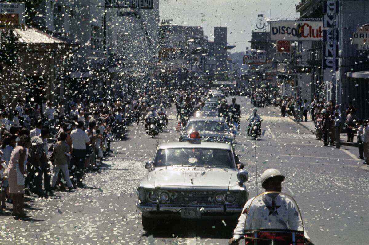 It didn't put an end to motorcades. President Taft was a major influence., Woodrow Wilson continued the tradition., Warren Harding picked up the motorcade tradition., FDR modified his car., It isn't just presidents that get the motorcade treatment., Truman favored Lincolns., Eisenhower continued in Truman's footsteps., In 1963, tragedy shook the nation., It didn't put an end to motorcades., Presidential cars are armored., The Air Force transports the cars., Motorcades always made for good photo ops., Reagan was the last president to use the 1972 Continental., Clinton favored the Fleetwood., In the new millennium, presidential cars became truly unique.