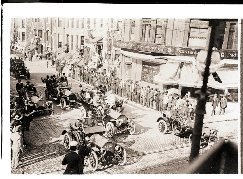 President Taft was a major influence. President Taft was a major influence., Woodrow Wilson continued the tradition., Warren Harding picked up the motorcade tradition., FDR modified his car., It isn't just presidents that get the motorcade treatment., Truman favored Lincolns., Eisenhower continued in Truman's footsteps., In 1963, tragedy shook the nation., It didn't put an end to motorcades., Presidential cars are armored., The Air Force transports the cars., Motorcades always made for good photo ops., Reagan was the last president to use the 1972 Continental., Clinton favored the Fleetwood., In the new millennium, presidential cars became truly unique.
