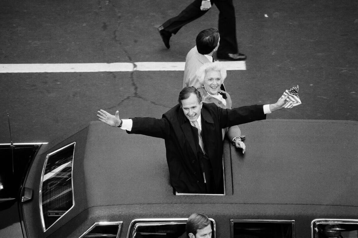 Reagan was the last president to use the 1972 Continental. President Taft was a major influence., Woodrow Wilson continued the tradition., Warren Harding picked up the motorcade tradition., FDR modified his car., It isn't just presidents that get the motorcade treatment., Truman favored Lincolns., Eisenhower continued in Truman's footsteps., In 1963, tragedy shook the nation., It didn't put an end to motorcades., Presidential cars are armored., The Air Force transports the cars., Motorcades always made for good photo ops., Reagan was the last president to use the 1972 Continental., Clinton favored the Fleetwood., In the new millennium, presidential cars became truly unique.