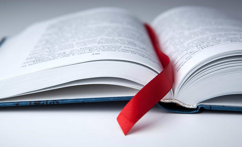 Tangible, Eye strain, Physical progress, Distractions, Artifacts, Skim reading, Books make great gifts, Physical books are a great way to switch off, Tech annoyances with e-books, Exclusive information, Used books