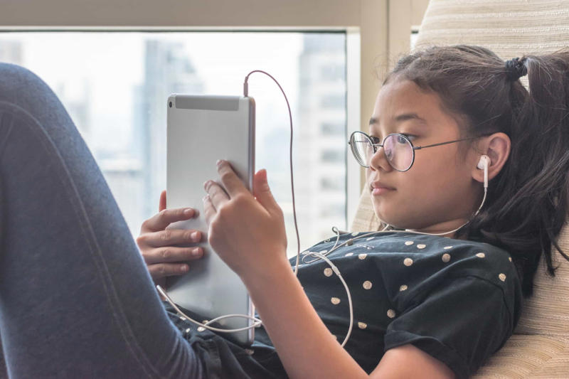 Tangible, Eye strain, Physical progress, Distractions, Artifacts, Skim reading, Books make great gifts, Physical books are a great way to switch off, Tech annoyances with e-books, Exclusive information, Used books