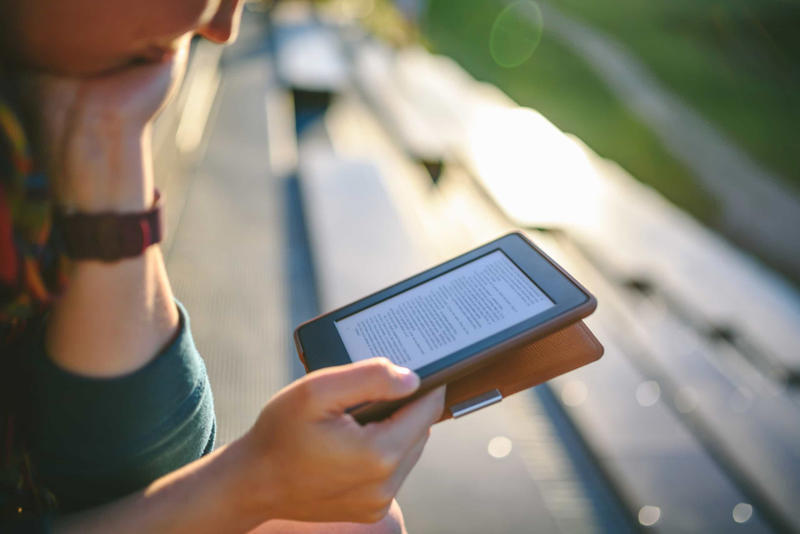 Tangible, Eye strain, Physical progress, Distractions, Artifacts, Skim reading, Books make great gifts, Physical books are a great way to switch off, Tech annoyances with e-books, Exclusive information, Used books