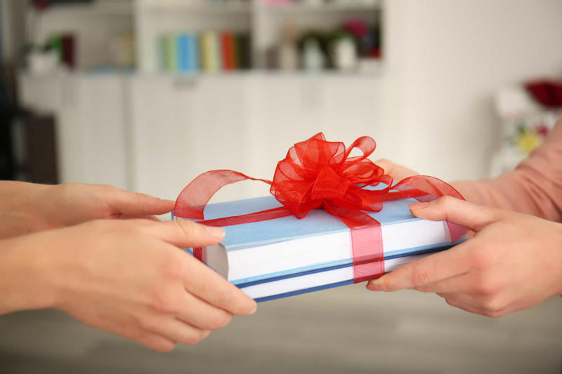 Tangible, Eye strain, Physical progress, Distractions, Artifacts, Skim reading, Books make great gifts, Physical books are a great way to switch off, Tech annoyances with e-books, Exclusive information, Used books