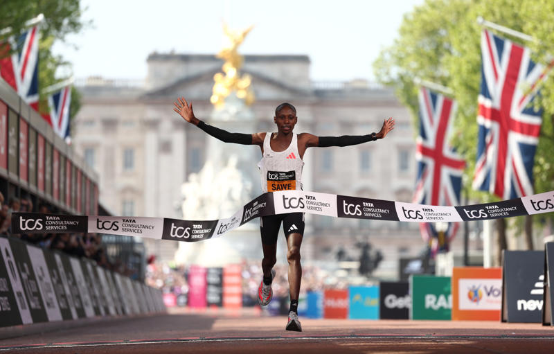 Winning ways The daunting task of completing a marathon, An effort beyond the ability of most, Winning ways, Jeff Galloway, American Olympian, What is Jeffing?, Running and walking, The same bipedal movement, Less pain and strain, Physical and psychological benefits of Jeffing, "Vitality" circuit, Fartlek, another training approach, Taking Jeff on the road, First in the Peachtree Road Race, Avon International Women's Marathon, How to use Jeffing in a race, Pre-planning is key