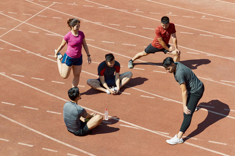 What is Jeffing? The daunting task of completing a marathon, An effort beyond the ability of most, Winning ways, Jeff Galloway, American Olympian, What is Jeffing?, Running and walking, The same bipedal movement, Less pain and strain, Physical and psychological benefits of Jeffing, "Vitality" circuit, Fartlek, another training approach, Taking Jeff on the road, First in the Peachtree Road Race, Avon International Women's Marathon, How to use Jeffing in a race, Pre-planning is key
