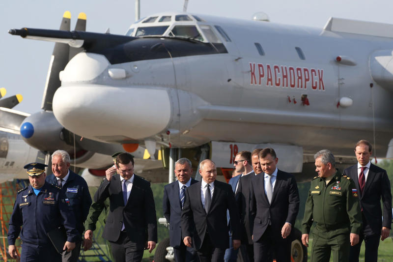 Record-high defense spending Moscow could be prepared in a year, Meet Vice Admiral Peter Reesink, Watching Russian actions closely, Producing artillery at a high rate, Moving units to NATO’s borders, Russia is building up capacity, Worried about Russian intentions, Moscow must keep the pressure on, Record-high defense spending, 7.1% of Russian GDP went to defense, Another warning about Russia, Willing to use military force, A compelling reason for war, Trump is a worrying development, Europe needs to reaccess