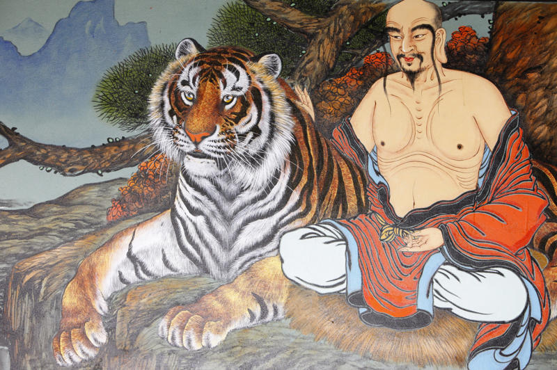 The tiger: a symbol of protection and strength Sacred creatures: the countries that worship animals, The sacred cow, The tiger: a symbol of protection and strength, Elephants: icons of serenity and majesty, Pigs: symbols of luck and divine worship, Goats in ancient rituals and mythology, Dogs: sacred guardians, Horses: symbols of deities, Cats: sacred and protected in ancient Egypt, Snakes: symbols of strength and renewal, The sacred bull: a universal symbol, Wolves: spiritual guardians or divine trials?, The sacred she-wolf, The eagle: a sacred symbol in Native American culture, Lions: guardians in China and divine symbols in Egypt, Sacred sheep and Banebdjedet: Egyptian symbolism