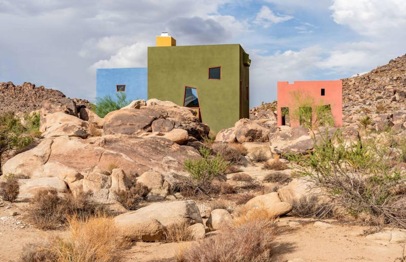 Monument House, California, USA These stunning desert dwellings are no mirage, Folly Joshua Tree, California, USA, Monument House, California, USA, Suzanne Somers’ desert compound, California, USA, The Cedar House, California, USA, Pobble House, Kent, UK, Mia Riad, California, USA, Tucson Mountain Retreat, Arizona, USA, Dancing Light House, Arizona, USA, Arroyo House, Nevada, USA, Casa Caldera, Arizona, USA, Shapeshifter, Nevada, USA