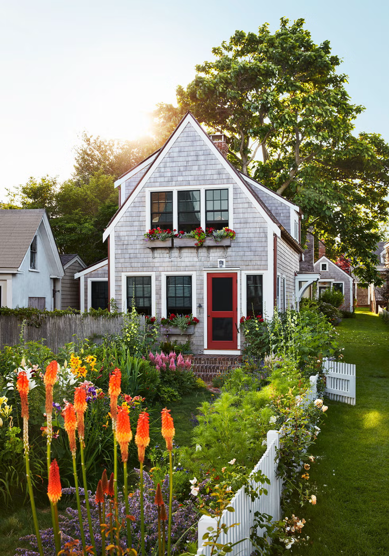 Rewilding the Lawn, Pollinator-Friendly Planting, Foodscaping, Tech in the Garden, Propagation