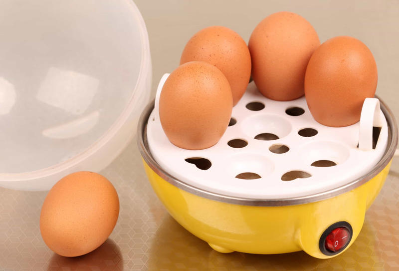 Electric egg cooker Deep fryer, Electric egg cooker, Mosquito zappers, Space-saving vacuum bags, Filing cabinets, Popcorn machine, Electric can opener, Salad spinner, Exercise gadgets, Paperweights, Egg separator, Banana slicer, Coffee pods, Bottled water, Label maker, Ultrasonic pest repellents