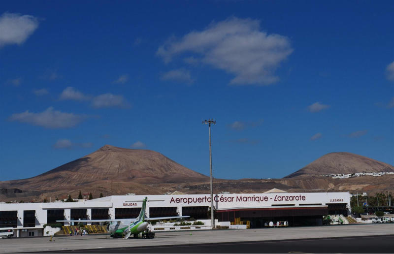 4. César Manrique-Lanzarote Airport, Lanzarote, Spain 19. Marrakesh Menara Airport, Morocco, 18. Milan Bergamo Airport, Italy, 17. Leonardo da Vinci International Airport, Italy, 14. Humberto Delgado Airport, Portugal, 13. Sir Seewoosagur Ramgoolam International Airport, Mauritius, 12. Francisco Sá Carneiro Airport, Portugal, 11. Bari Karol Wojtyła Airport, Italy, 10. Auckland Airport, New Zealand, 9. Milan Malpensa Airport, Italy, 8. Málaga-Costa del Sol Airport, Spain, 7. Gran Canaria Airport, Gran Canaria, Spain, 6. Athens International Airport, Greece, 5. Fuerteventura Airport, Fuerteventura, Spain, 4. César Manrique-Lanzarote Airport, Lanzarote, Spain, 3. Cristiano Ronaldo International Airport, Madeira, Portugal, 2. Queenstown International Airport, New Zealand