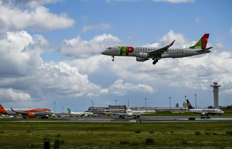14. Humberto Delgado Airport, Portugal 19. Marrakesh Menara Airport, Morocco, 18. Milan Bergamo Airport, Italy, 17. Leonardo da Vinci International Airport, Italy, 14. Humberto Delgado Airport, Portugal, 13. Sir Seewoosagur Ramgoolam International Airport, Mauritius, 12. Francisco Sá Carneiro Airport, Portugal, 11. Bari Karol Wojtyła Airport, Italy, 10. Auckland Airport, New Zealand, 9. Milan Malpensa Airport, Italy, 8. Málaga-Costa del Sol Airport, Spain, 7. Gran Canaria Airport, Gran Canaria, Spain, 6. Athens International Airport, Greece, 5. Fuerteventura Airport, Fuerteventura, Spain, 4. César Manrique-Lanzarote Airport, Lanzarote, Spain, 3. Cristiano Ronaldo International Airport, Madeira, Portugal, 2. Queenstown International Airport, New Zealand